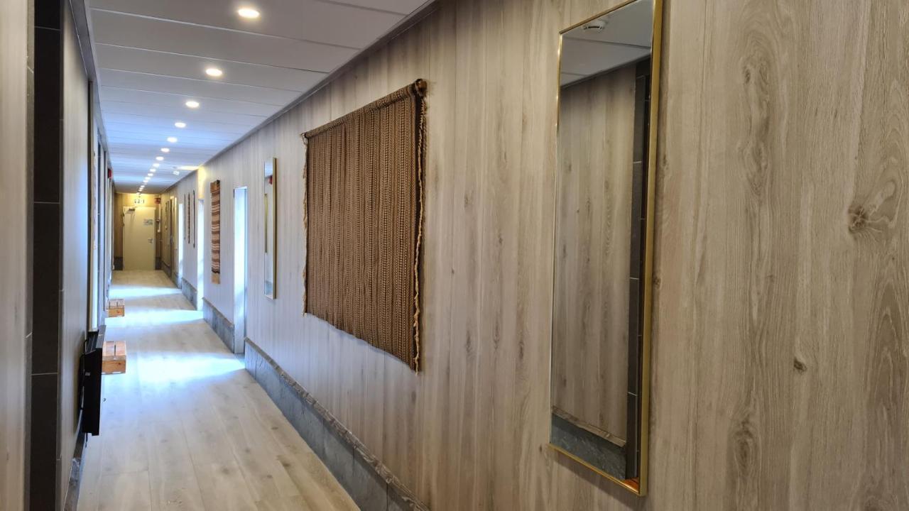 Strand Fjordhotel Ульвик Экстерьер фото