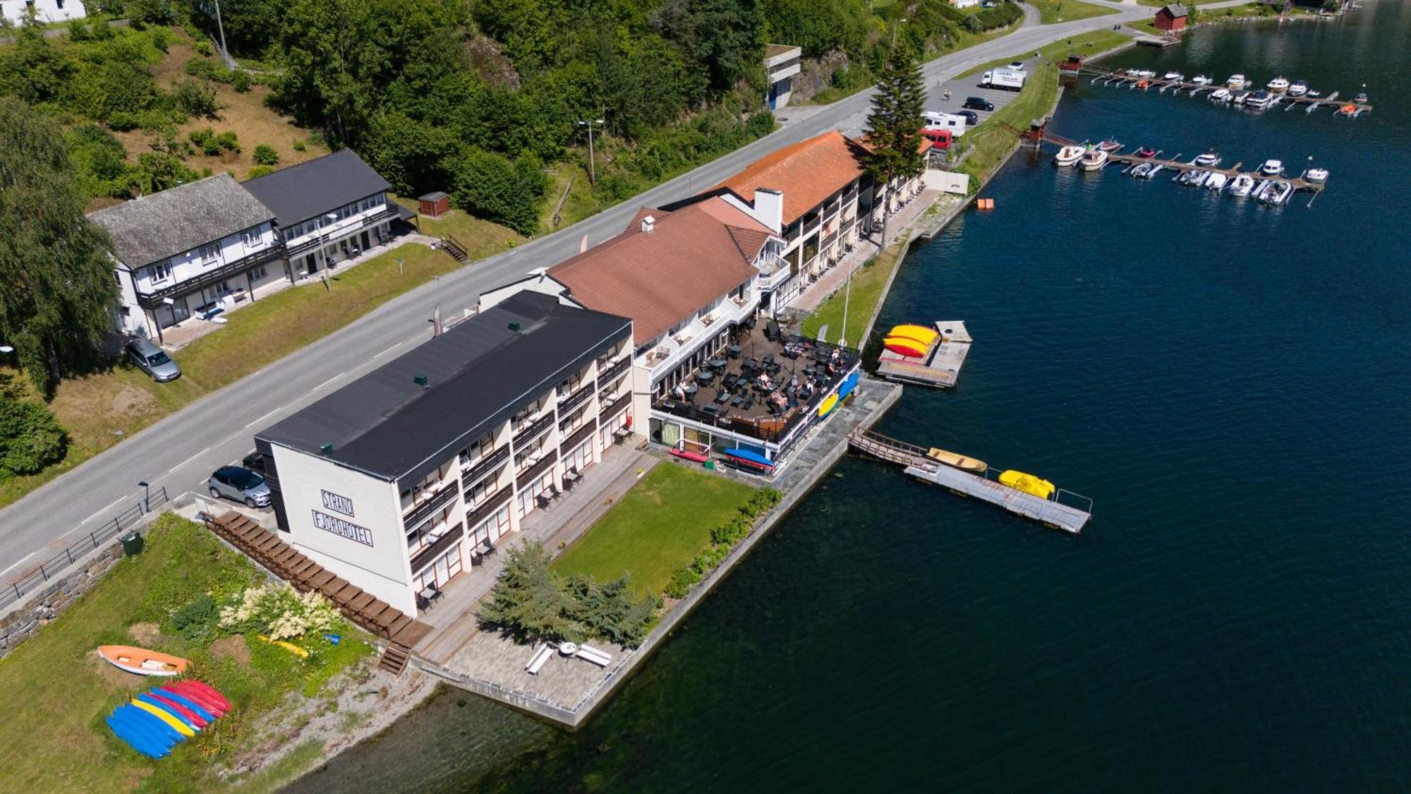 Strand Fjordhotel Ульвик Экстерьер фото