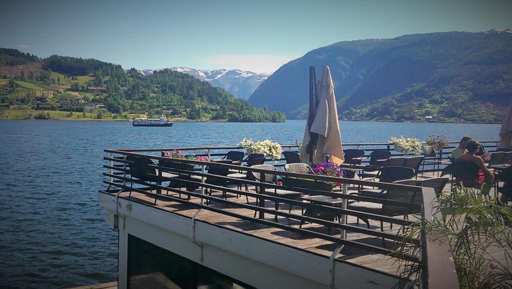 Strand Fjordhotel Ульвик Экстерьер фото