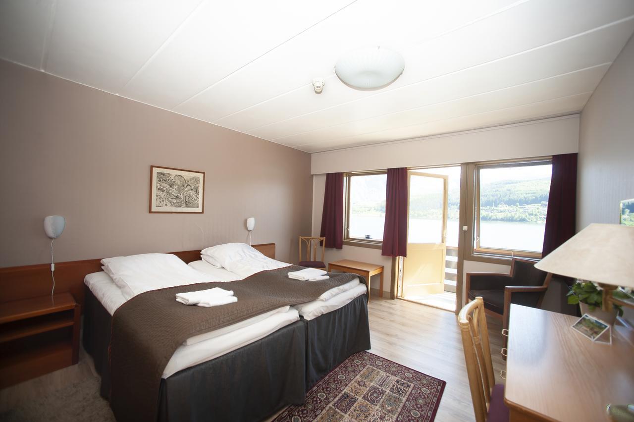 Strand Fjordhotel Ульвик Экстерьер фото