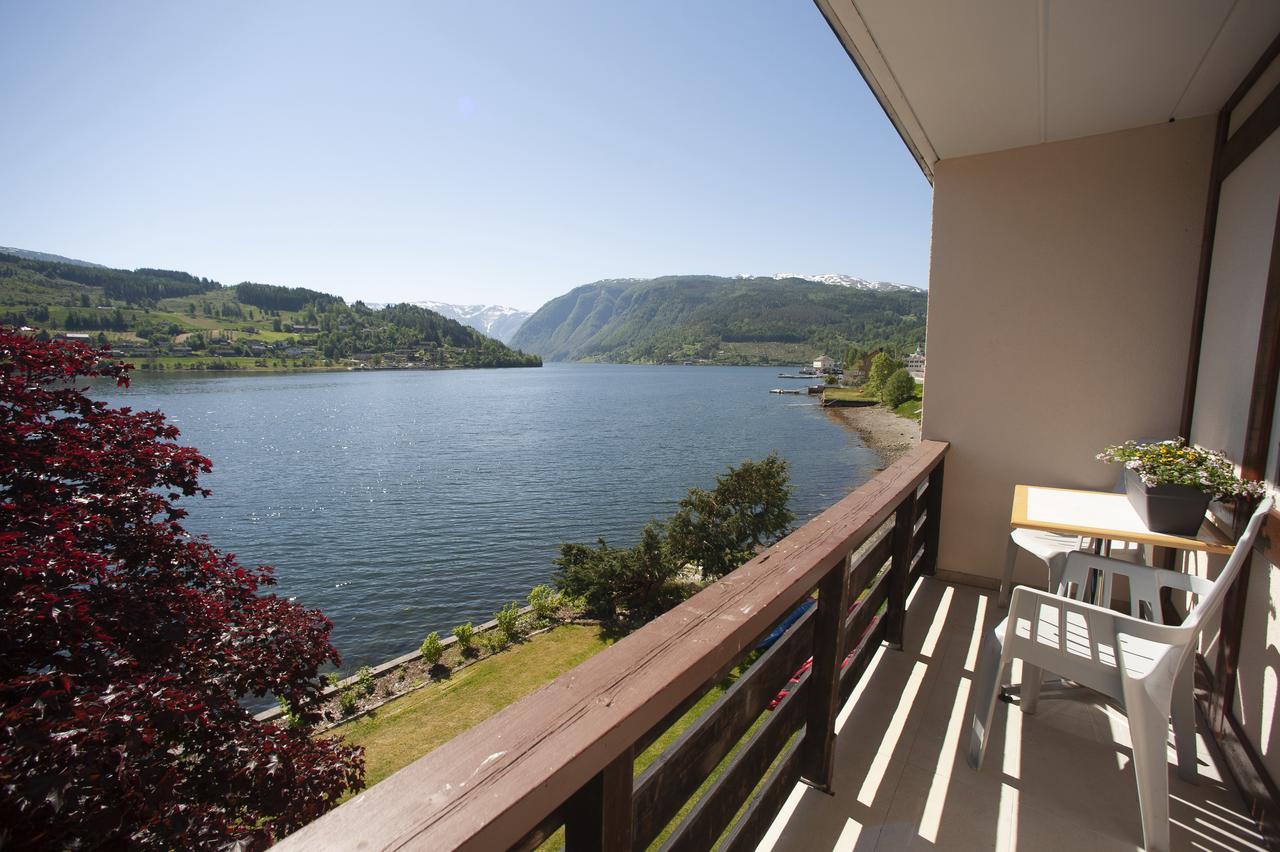 Strand Fjordhotel Ульвик Экстерьер фото