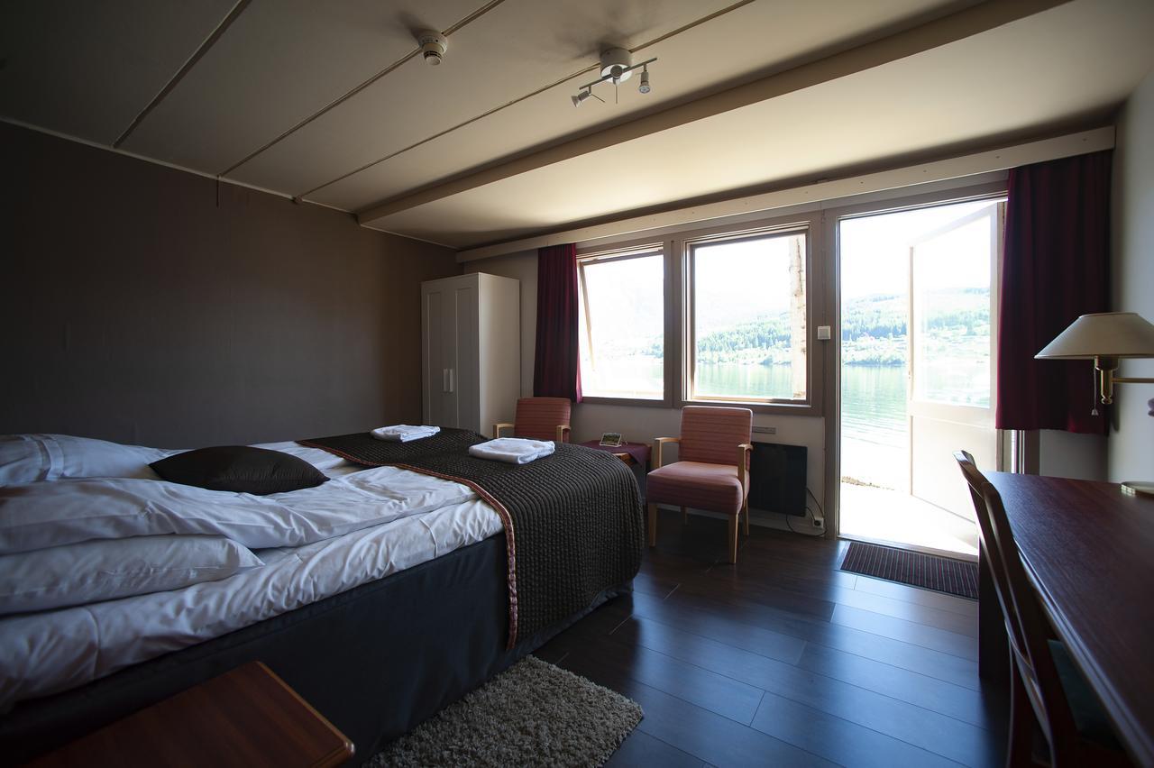 Strand Fjordhotel Ульвик Экстерьер фото